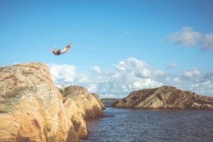 Leugrani a szikláról – Heather Nickols